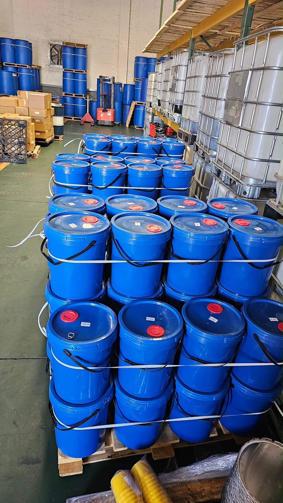 Pack sizes and delivery-ready lubricant stock